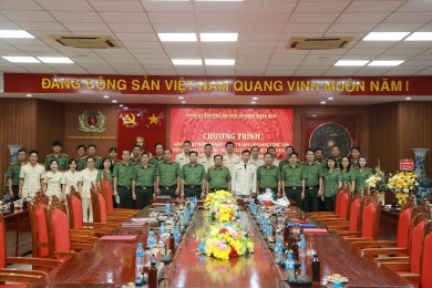 Đảng ủy Trường Đại học An ninh nhân dân tổ chức gặp mặt kỷ niệm 94 năm Ngày thành lập Đảng Cộng sản Việt Nam (03/02/1930 - 03/02/2024), trao Huy hiệu Đảng và các quyết định về công tác cán bộ