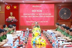 Đồng chí Thượng tướng Trần Quốc Tỏ - Ủy viên Ban Chấp hành Trung ương Đảng, Phó Bí thư Đảng ủy Công an Trung ương, Thứ Trưởng Bộ Công an làm việc với Trường Đại học An ninh nhân dân