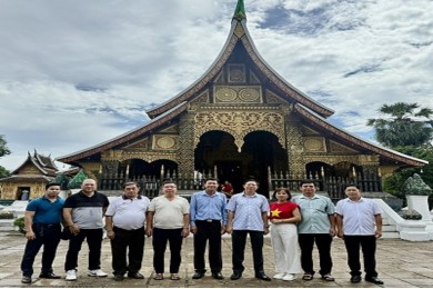 Đoàn công tác Trường Đại học An ninh nhân dân thăm, làm việc và tập huấn phương pháp giảng dạy tiếng Anh tại Học viện An ninh nhân dân Lào