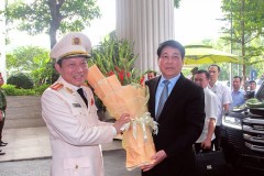 Sáng 7/7, tại Thủ đô Hà Nội, Đảng uỷ Công an Trung ương, Bộ Công an tổ chức Hội nghị sơ kết công tác Công an 6 tháng đầu năm 2025.