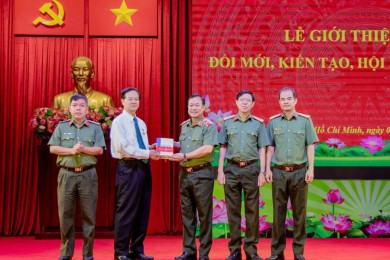 Nhà xuất bản Chính trị quốc gia Sự thật và Trường Đại học An ninh nhân dân phối hợp tổ chức Lễ giới thiệu cuốn sách “Đổi mới, kiến tạo, hội nhập, phát triển” của đồng chí Nguyễn Tấn Dũng - nguyên Ủy viên Bộ Chính trị, nguyên Thủ tướng Chính phủ