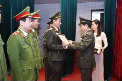 Trường Đại học ANND nhận bằng khen của Bộ trưởng Bộ Công an với những thành tích trong công tác hiến máu tình nguyện