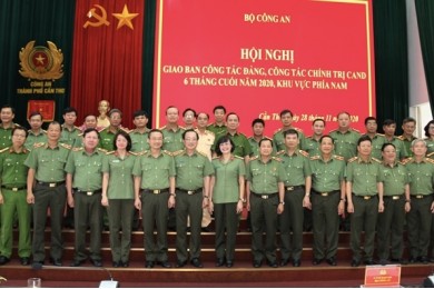 Giao ban công tác đảng, công tác chính trị CAND khu vực phía Nam