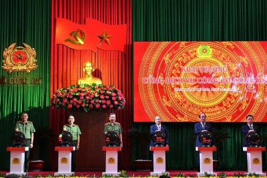Thủ tướng Chính phủ Nguyễn Xuân Phúc dự Lễ khai trương Cổng dịch vụ công Bộ Công an
