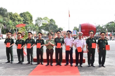 Về lực lượng bảo vệ Tổ quốc Việt Nam xã hội chủ nghĩa trong Dự thảo Báo cáo chính trị tại Đại hội đại biểu toàn quốc lần thứ XIII của Đảng Cộng sản Việt Nam