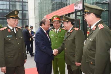 Thủ tướng Nguyễn Xuân Phúc dự Lễ khai trương Hệ thống Cơ sở dữ liệu quốc gia về dân cư và Hệ thống Sản xuất, cấp và quản lý căn cước công dân