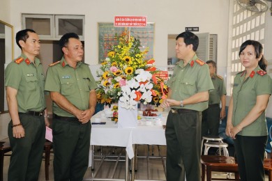 Trường Đại học An ninh nhân dân thăm hỏi, chúc mừng đội ngũ thầy thuốc và cán bộ y tế nhân kỷ niệm 66 năm Ngày Thầy thuốc Việt Nam (27/02/1955 - 27/02/2021)