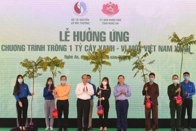 Thủ tướng dự Lễ hưởng ứng chương trình trồng 1 tỷ cây xanh tại Nghệ An