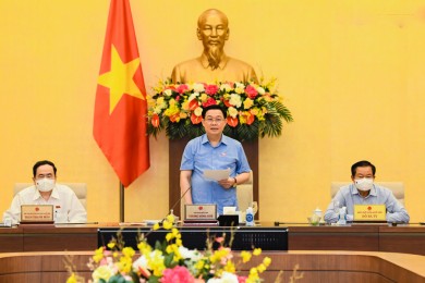 Chủ tịch Quốc hội Vương Đình Huệ phát biểu bế mạc phiên họp thứ 56 của Ủy ban Thường vụ Quốc hội