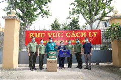 Trường Đại học An ninh nhân dân thăm hỏi, hỗ trợ cán bộ, nhân viên y tế thực hiện nhiệm vụ phòng, chống dịch bệnh Covid-19