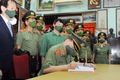 Đoàn đại biểu Đảng ủy Công an Trung ương, Bộ Công an dâng hương tưởng nhớ Đại tướng Võ Nguyên Giáp