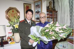 Câu chuyện đẹp về tình cảm của Giáo sư, Anh hùng Lao động Vũ Khiêu với lực lượng CAND