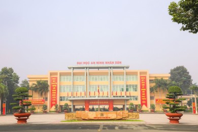 Tôn vinh, tri ân các thế hệ thầy giáo, cô giáo, cán bộ quản lý giáo dục Trường An ninh Trung ương Cục miền Nam - Trường Đại học An ninh nhân dân