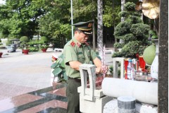 Trường Đại học An ninh nhân dân tổ chức lễ dâng hoa, dâng hương nhân kỷ niệm 132 năm Ngày sinh Chủ tịch Hồ Chí Minh (19/5/1890 - 19/5/2022)