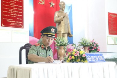 Trường Đại học An ninh nhân dân tổ chức hoạt động về nguồn, sinh hoạt chính trị nhân kỷ niệm 132 năm Ngày sinh Chủ tịch Hồ Chí Minh (19/5/1890 – 19/5/2022)