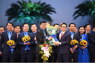 Ra mắt Ban Chấp hành, Ban Thường vụ, Ban Bí thư Trung ương Đoàn khóa XII