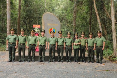 Trường Đại học An ninh nhân dân tổ chức hoạt động về nguồn nhân dịp đón Tết Cổ truyền của dân tộc - Xuân Quý Mão 2023