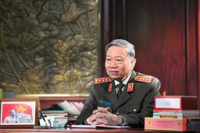 75 năm thực hiện Sáu điều Bác Hồ dạy - Lực lượng Công an nhân dân "rèn đức, luyện tài, lập chiến công, vì nước quên thân, vì dân phục vụ"