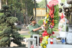 Trường Đại học An ninh nhân dân tổ chức Lễ Báo công dâng Bác kỷ niệm 75 năm Chủ tịch Hồ Chí Minh nêu Sáu điều dạy CAND, 75 năm Ngày truyền thống Xây dựng lực lượng CAND (11/3/1948 - 11/3/2023)