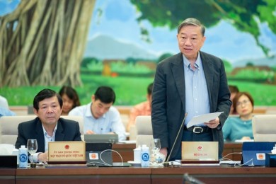 Chủ tịch Quốc hội: Thời hạn tăng tuổi phục vụ trong CAND từ 1/1/2021 không phải là "hồi tố"