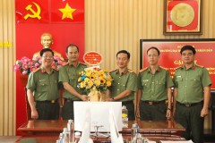 Trường Đại học ANND tổ chức buổi gặp mặt nhân dịp kỷ niệm 77 năm Ngày truyền thống lực lượng tham mưu Công an nhân dân (18/4/1946-18/4/2023)