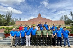Trung tâm Dạy nghề, đào tạo và sát hạch lái xe tổ chức về nguồn tại Khu Di tích Ban An ninh Trung ương Cục miền Nam và Lễ trao Giấy phép lái xe cho khoá học nâng hạng tại Công an tỉnh Tây Ninh
