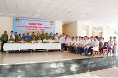 Công đoàn Trường Đại học An ninh nhân dân tổ chức chương trình khám, chữa bệnh miễn phí bằng phương pháp Đông-Tây y, kết hợp với y học cổ truyền cho đoàn viên và cán bộ, chiến sĩ của Trường