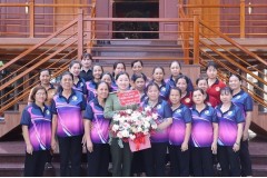 Công đoàn Trường Đại học An ninh nhân dân tổ chức gặp mặt, tặng quà đoàn viên nữ nhân dịp kỷ niệm 93 năm Ngày thành lập Hội Liên hiệp Phụ nữ Việt Nam (20/10/1930-20/10/2023) và 13 năm Ngày Phụ nữ Việt Nam (20/10/1910-20/10/2023) 