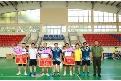 Câu lạc bộ Cầu lông Trường Đại học An ninh nhân dân tổ chức giao lưu với Câu lạc bộ Cầu lông Đoàn kết và Câu lạc bộ Công ty Thể thao Khang Thịnh