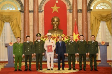 Chủ tịch nước trao Quyết định thăng cấp bậc hàm Thượng tướng đối với Thứ trưởng Nguyễn Duy Ngọc