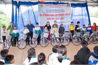 Công  đoàn Trường Đại học An ninh nhân dân phối hợp tổ chức chương trình “Đồng hành cùng các em đến trường” tại huyện Đức Cơ, tỉnh Gia Lai