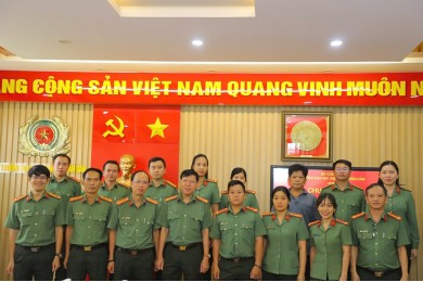 Trường Đại học An ninh nhân dân tổ chức trao trợ cấp khó khăn đột xuất cho cán bộ, chiến sĩ