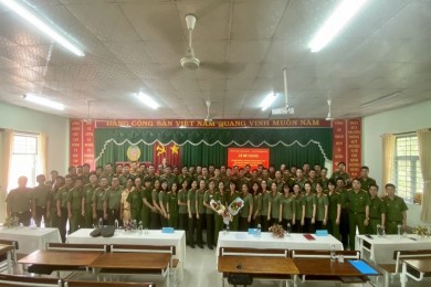 Tổ chức Lễ Bế giảng Lớp Bồi dưỡng cán bộ quy hoạch chức danh Phó Trưởng phòng và tương đương Khóa 1 tại Công an tỉnh Bình Dương