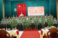 Trường Đại học An ninh nhân dân tổ chức bế giảng lớp Bồi dưỡng cấp chứng chỉ nghiệp vụ điều tra mở tại Công an tỉnh An Giang Khóa 1, năm học 2024 - 2025