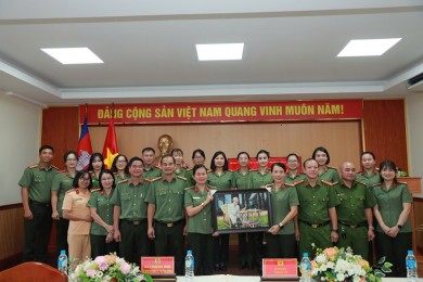Hội phụ nữ Trường Đại học An ninh nhân dân phối hợp với Ban Phụ nữ Công an tỉnh Đồng Nai tổ chức Chương trình giao lưu chào mừng Kỷ niệm 135 năm Ngày sinh Chủ tịch Hồ Chí Minh (19/5/1890 – 19/5/2025)