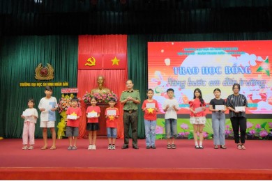Các tổ chức đoàn thể quần chúng Trường Đại học An ninh nhân dân tổ chức chương trình “Vui Tết Trung thu năm 2025"