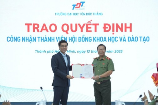 Trường Đại học An ninh nhân dân tham quan, trao đổi kinh nghiệm tại Trường Đại học Tôn Đức Thắng
