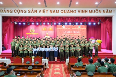 Trường Đại học An ninh nhân dân phối hợp với Trường Đại học Tôn Đức Thắng tổ chức Lễ khai giảng Khóa đào tạo Cử nhân ngành Ngôn ngữ Anh