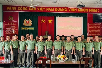 Trường Đại học An ninh nhân dân phối hợp với Công an tỉnh Tây Ninh tổ chức Lễ bế giảng lớp bồi dưỡng kiến thức mới, kiến thức nâng cao đối với lãnh đạo, cán bộ trực tiếp làm công tác bảo đảm an ninh vùng dân tộc Chăm (T04.BD.Chăm.K1.Tây Ninh 1)   