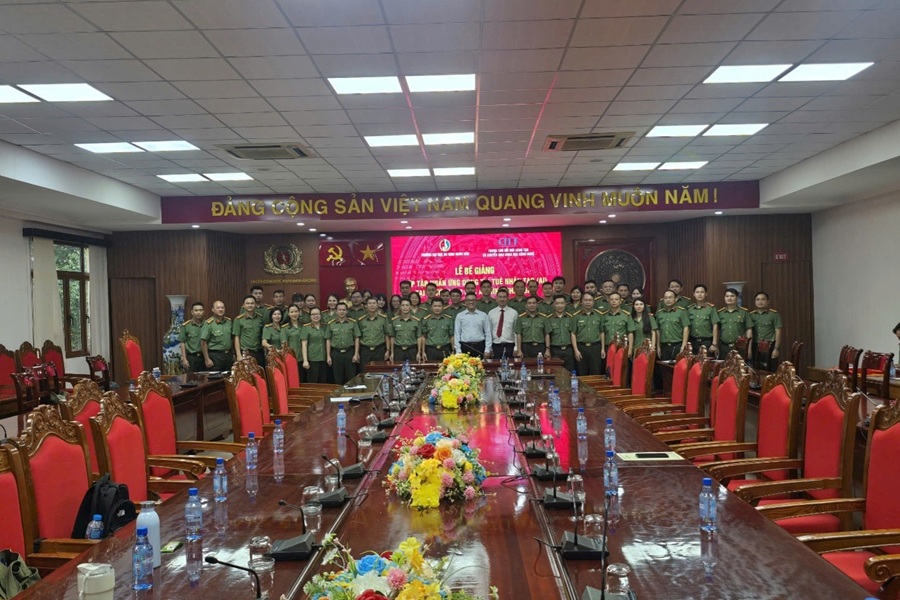 Trường Đại học An ninh nhân dân tổ chức bế giảng Lớp tập huấn ứng dụng trí tuệ nhân tạo (AI) Trường Đại học An ninh nhân dân tổ chức bế giảng Lớp tập huấn ứng dụng trí tuệ nhân tạo (AI)