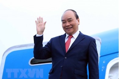 Chủ tịch nước Nguyễn Xuân Phúc lên đường thăm cấp Nhà nước tới Vương quốc Campuchia