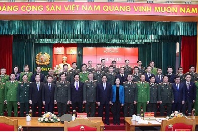 Lực lượng Công an hy sinh thầm lặng, bảo đảm ANTT, giúp dân trong đại dịch