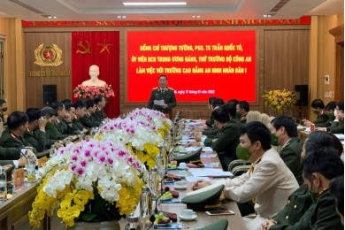 Đổi mới việc dạy học, quan tâm phát triển toàn diện đội ngũ cán bộ, giảng viên