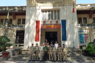 Tổ chức tham quan thực tế cuối khóa cho học viên Campuchia lớp Bồi dưỡng tiếng Việt - khóa Q10D