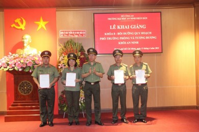 Đại học An ninh nhân dân khai giảng Khóa 8 - Bồi dưỡng quy hoạch phó trưởng phòng và tương đương khối An ninh