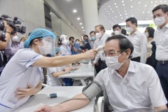 TP.HCM bắt đầu đợt tiêm chủng vắc xin COVID-19 quy mô lớn