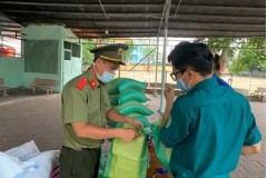 Học viên Trường Đại học An ninh nhân dân rèn luyện bản lĩnh thông qua hoạt động tăng cường tại cơ sở trong công tác phòng chống dịch COVID-19
