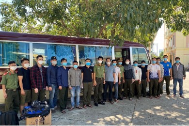 Trường Đại học An ninh nhân dân tổ chức đưa học viên khóa LT-T10 về địa phương công tác sau khi tốt nghiệp ra trường