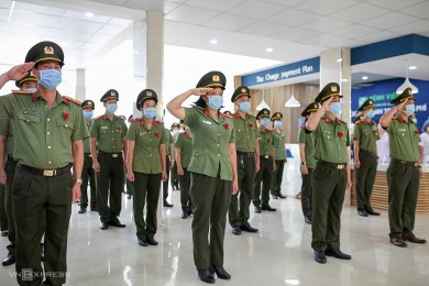 Bộ Công an chi viện nhân viên y tế cho TP HCM