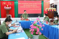Thứ trưởng Nguyễn Văn Sơn kiểm tra công tác tại Long An